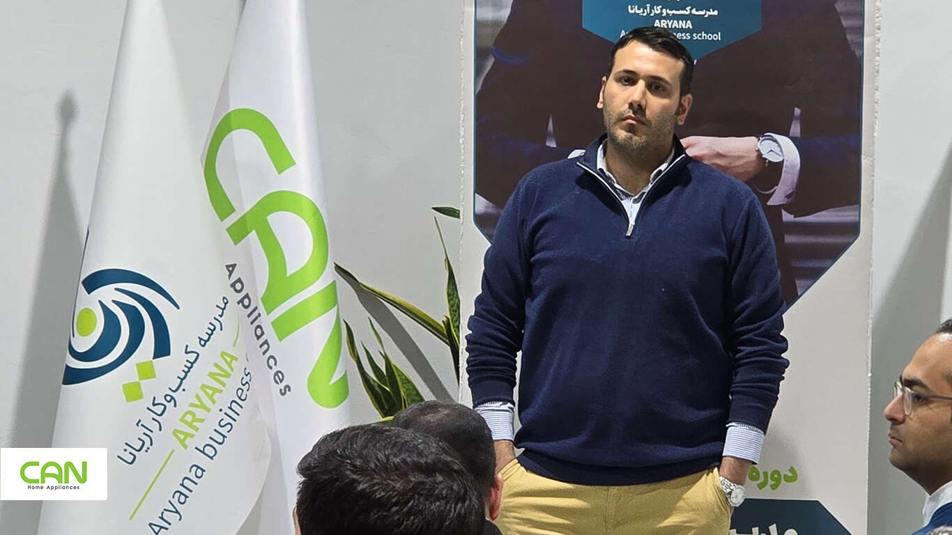 بازدید دانشجویان مدرسه کسب و کار آریانا از خط تولید کن